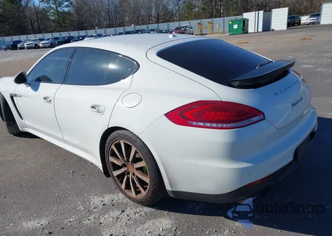 2015 Porsche Panamera E-Hybrid S z USA, uszkodzony, nr VIN WP0AD2A77FL041457